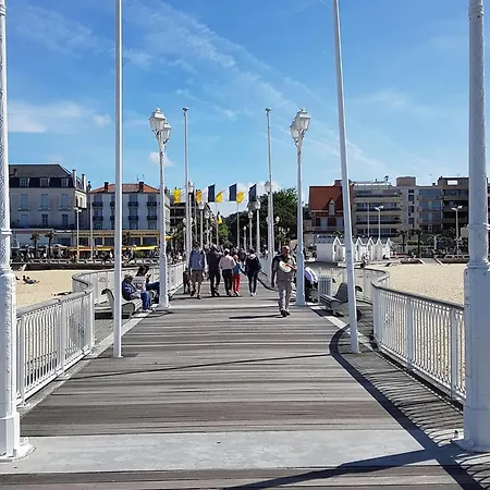 6 Pers Avec Terrasse 80 M², Hyper Centre, A 50m, 296 Bd De La Plage, - Fr-1-474-148 Lägenhet